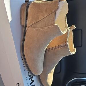 Sonoma Goods For Life Lottiee Women’s Taupe Suede Ankle Boots